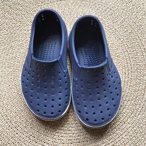 Native Navy Boy’s slip on shoes 8